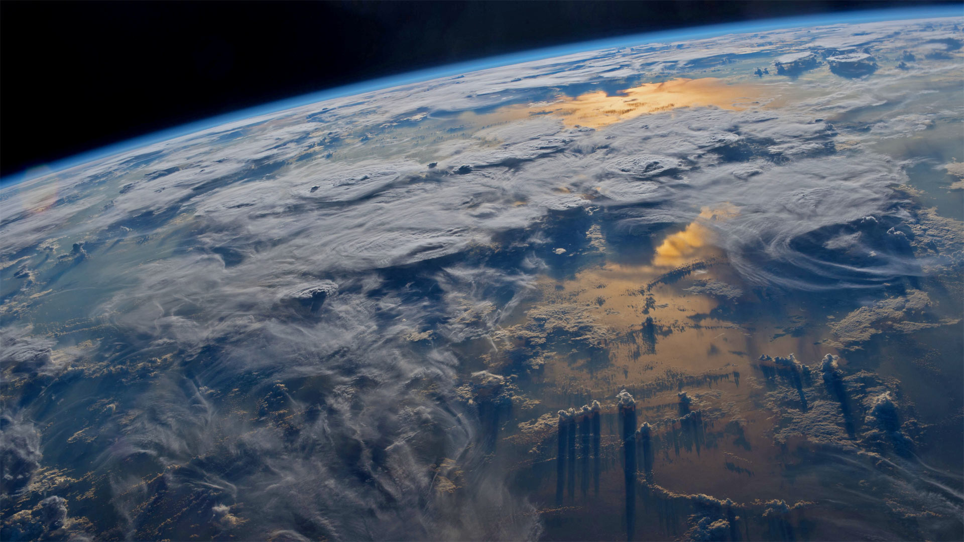 https://dickies.myds.me:56789/wp-content/uploads/2021/03/20210412@宇航员杰夫·威廉姆斯在国际空间站拍摄到的地球-©JeffWilliams_NASA.jpg